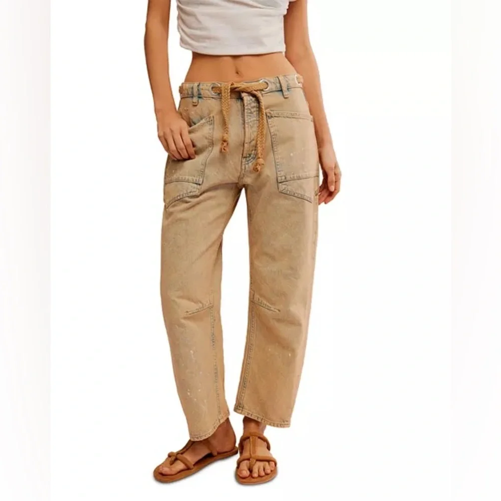 Free People, We the Free Moxie Barrel Jeans,  washed, never worn  size 26 Cowby